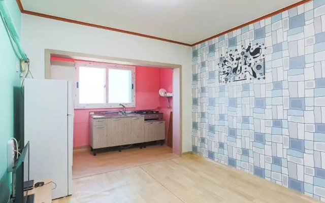 Anmyeondo Sunflower Pension
