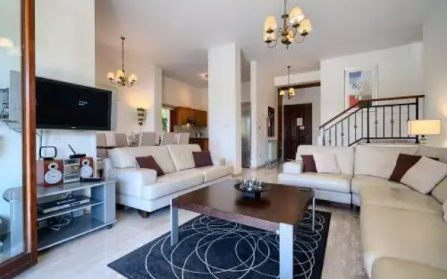 3 Br Villa Lara - Aphrodite Hills - Aph 3505