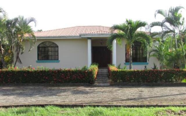 Tela Shores Plantation Beach House