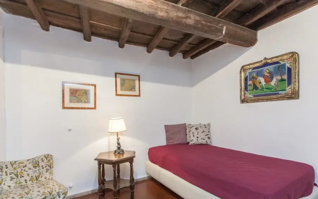 Rental in Rome Arco Ciambella Studio