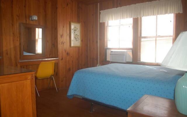 2035-1 Ellington, Downstairs