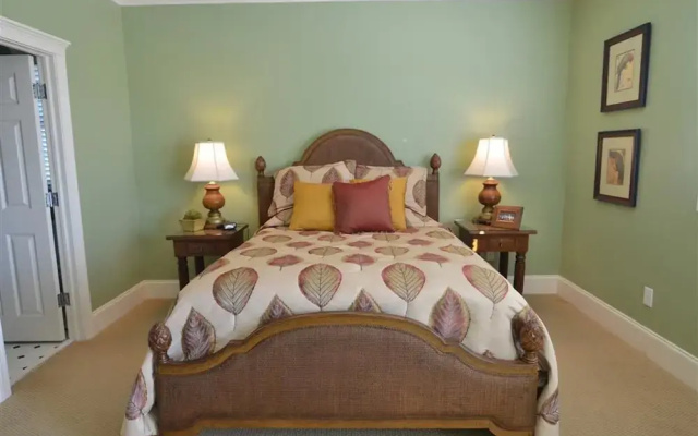 Marsh House by Peace Vacations
