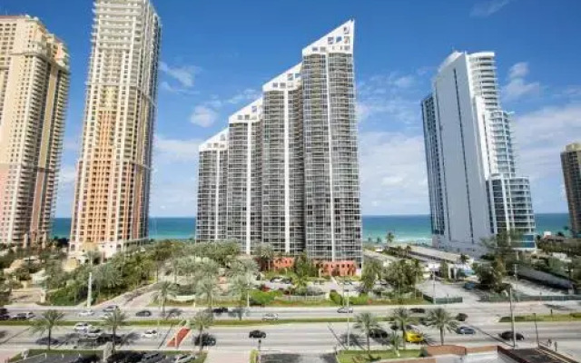 Apartment By Great Sunny Isles Lodging