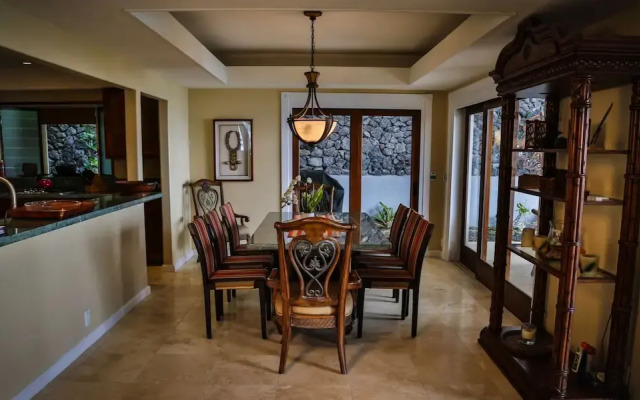 Alii Point Oceanfront by RedAwning