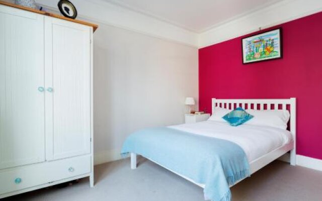 Veeve  3 Bed House On Stapleton Road Wandsworth