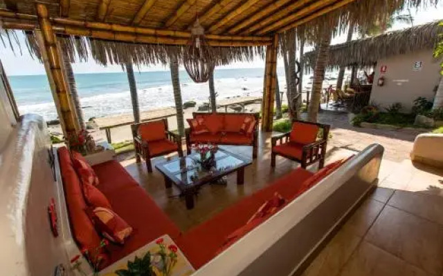 Casa de Playa Bungalows & Restaurant