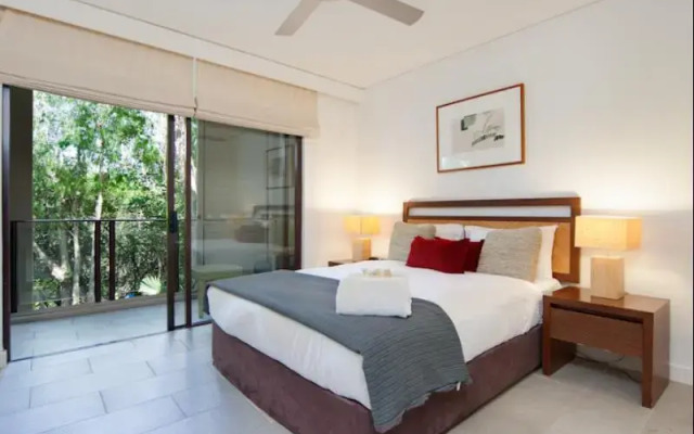 Sea Temple Palm Cove Apartment 213