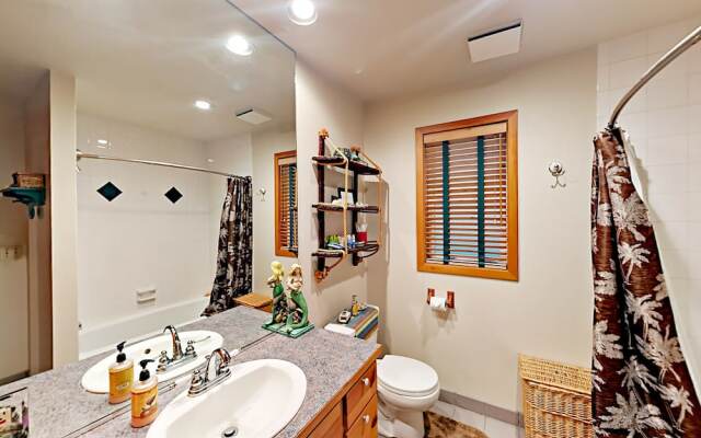 3336 S Shoreline Drive Home