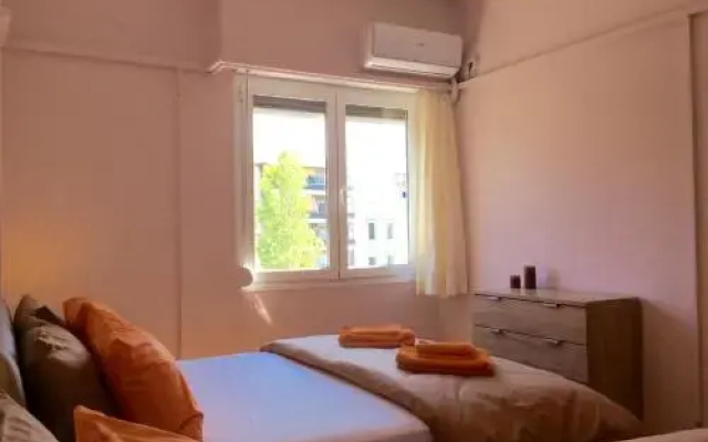 Athens Acropolis Spacious Apartment