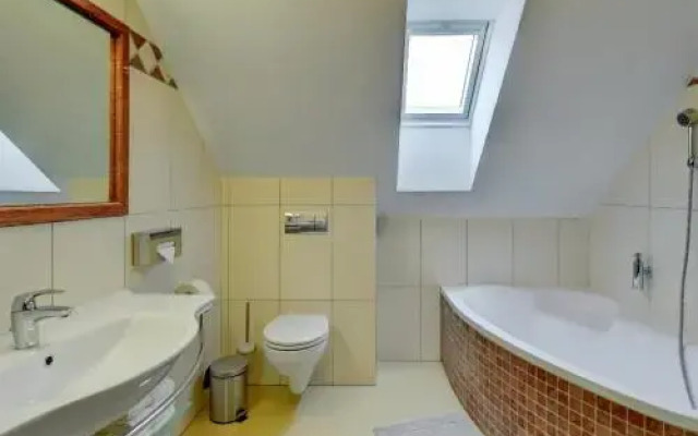 Zamecka Fortovna / Forester House