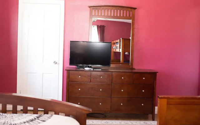 Walking distance to Forest Park&Zoo