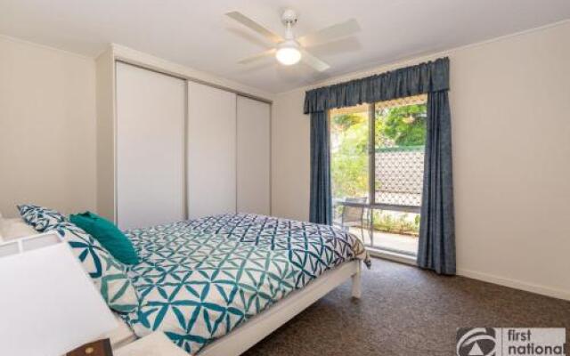 Comfy Ground Floor Unit opposite waterfront! Welsby Pde, Bongaree