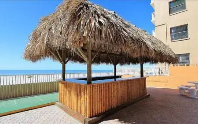 Holiday Villas III 201 - 2 Br condo by RedAwning