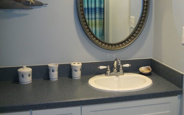 Salty Hippo - 2Br Condo