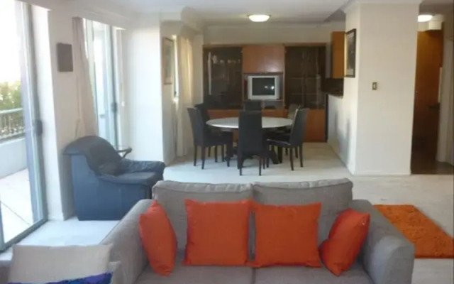 HWD89 - Harwood St Apartment