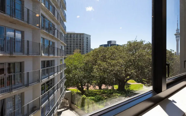 Lovely Apartment Near Myers Park in CBD