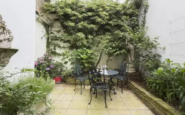 Beaufort Gardens by Onefinestay