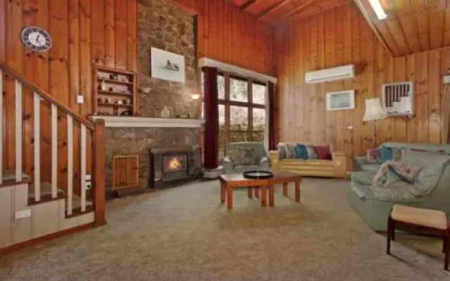 Le Chateau - Centrally located