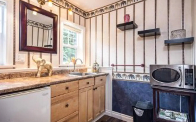 Whitley House Bed & Breakfast
