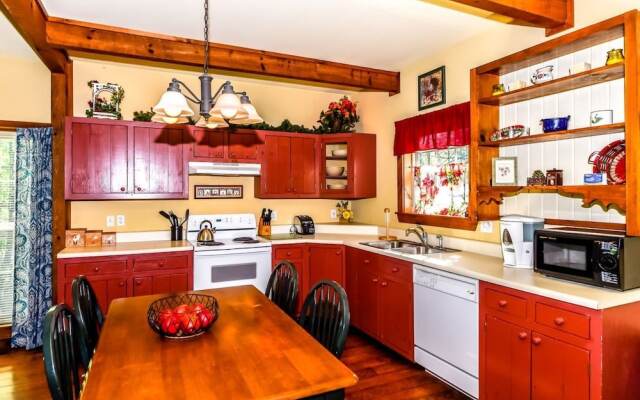 Bear Hill - 2 Br home by RedAwning