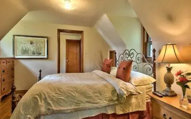 Oyster Bay Manor