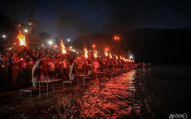 Paradise Ganga - A River Side Hotel