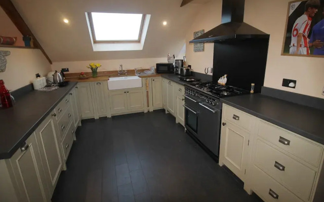 The Philog Home By Cardiff Holiday Homes