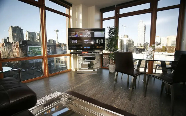 Arts District Apartments by Barsala