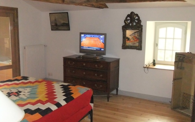 Chateau De Champdolent