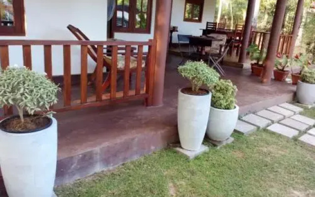 Jungle fowl lodge