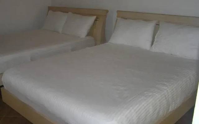 Pacific Hotel Arugambay