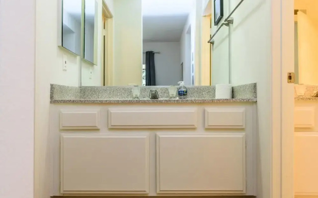 Visalia Apartment #873932 by RedAwning