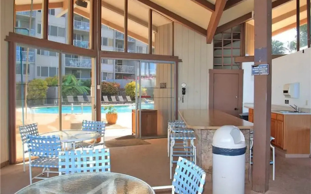 Royal Kahana #1202 Studio Bedroom Condo by RedAwning