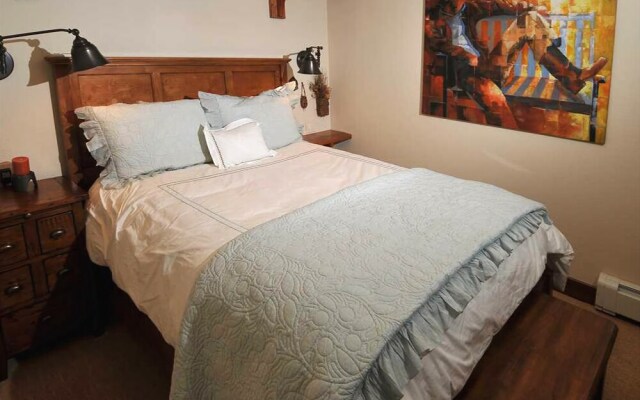 Lionshead Center #201 2 Bedroom Condo by RedAwning