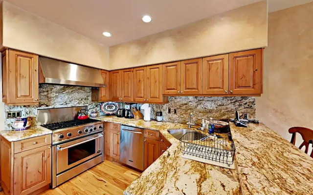 1874A Glacier Court Chalet