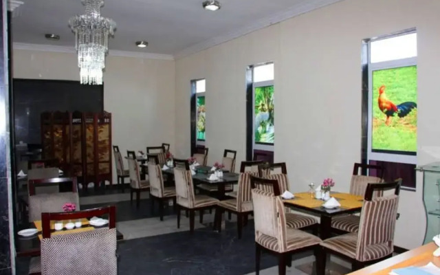 Emirates International Hotel & Suites