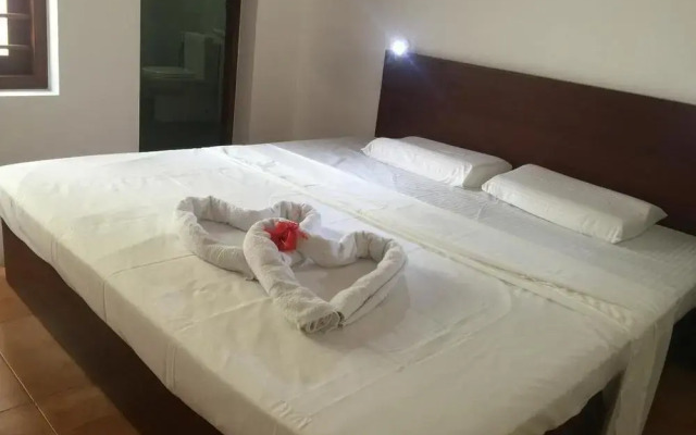 Waves Guest House & Turtle Restaurant