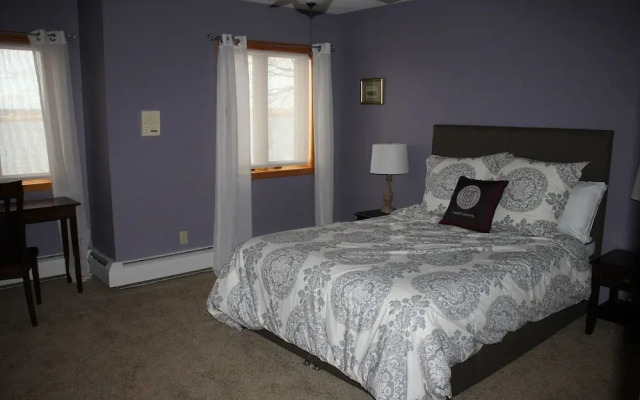 Off the Hook Bed and Breakfast