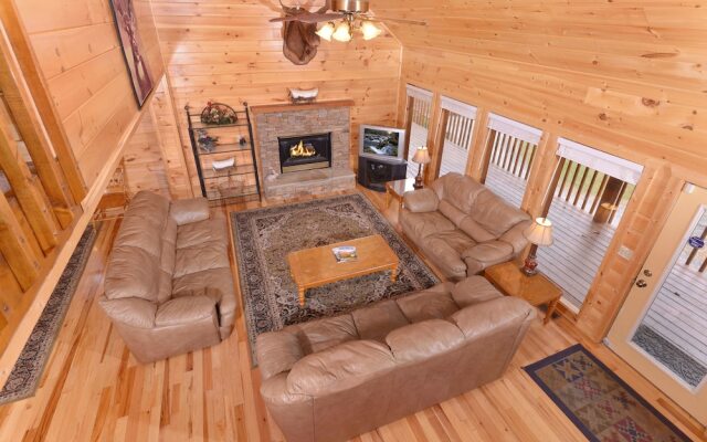 Love Laughs 11 - Seven Bedroom Cabin