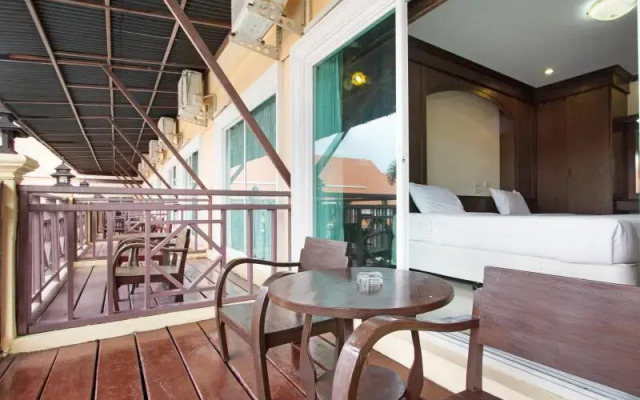 H2 Hua Hin Residence