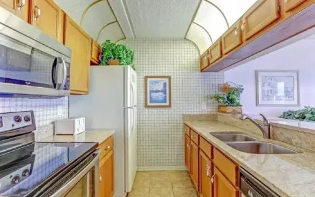 Rustic Theme Condo with Scenic Ocean View by RedAwning