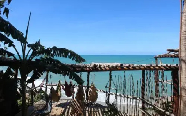Piparadise Beach Hostel