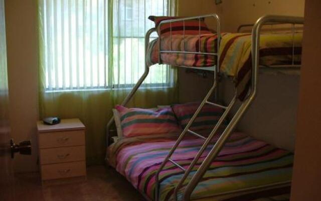 Renas Court, Unit 6, 72 Little Street