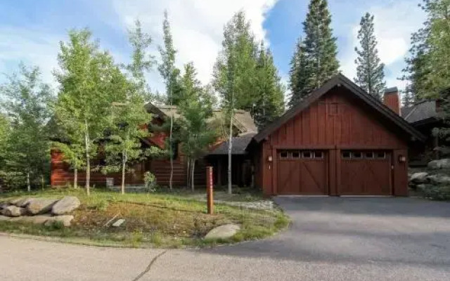 Discovery Chalet 164