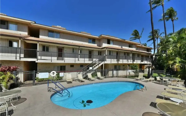 Lokelani #A205 - 2 Br condo by RedAwning
