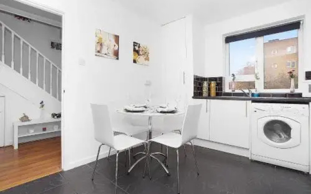 Regents Park View Apartment
