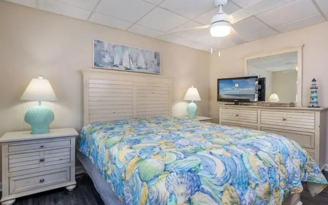 46th St Windjammer 203 2Br Condo