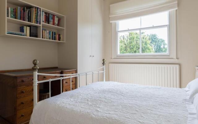 Veeve  4 Bed House On Magdalen Road Wandsworth