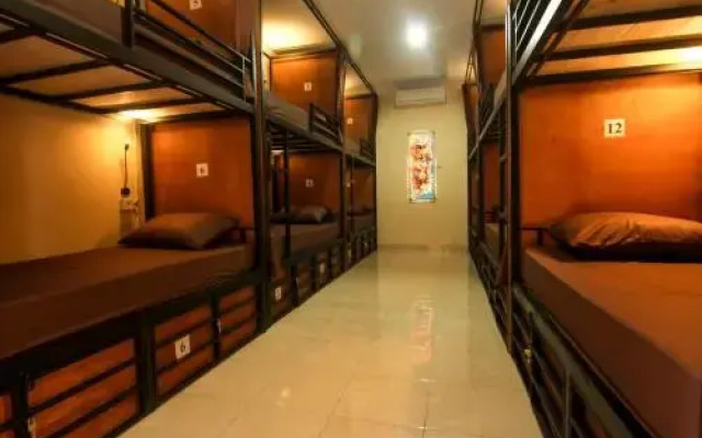 Kayuni Hostel