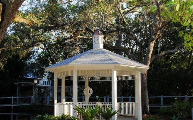 Tree Tops - Hotel Room
